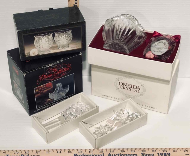 lot 47 image: GlassCrystal Stoppers, Oneida Crystal Vase, Basket Vase, Candle Holders (LR)