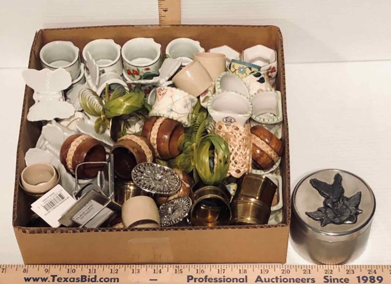 lot 49 image: Napkin Rings (LR)