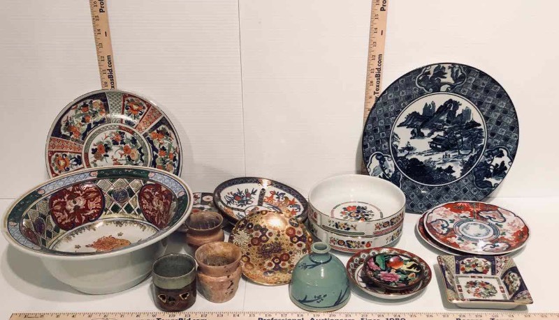 lot 73 image: Oriental in Style Bowls, Plates, Jars, Etc. (LR)