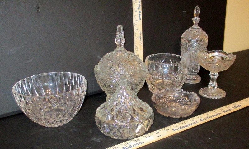 lot 112 image: (7) GlassCrystal Candy Canisters, Nut Bowls (B2)