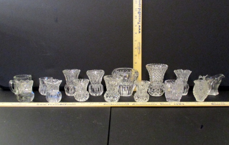 lot 116 image: GlassCrystal Creamers, Toothpick Holders (B2)