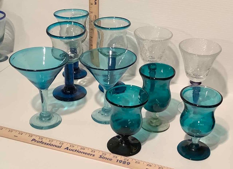 lot 122 image: TurquoiseLight Blue Colored Mexico Glassware (LR)