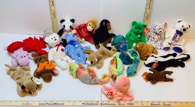 lot 159 image: Assorted Beanie Babies, Ty and Others (LR)