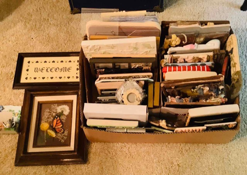 lot 162 image: Smaller Photo Frame Assortment (LR)