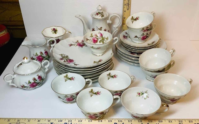 lot 193 image: Cherry China Sandwich Set and Dessert Set (LR)