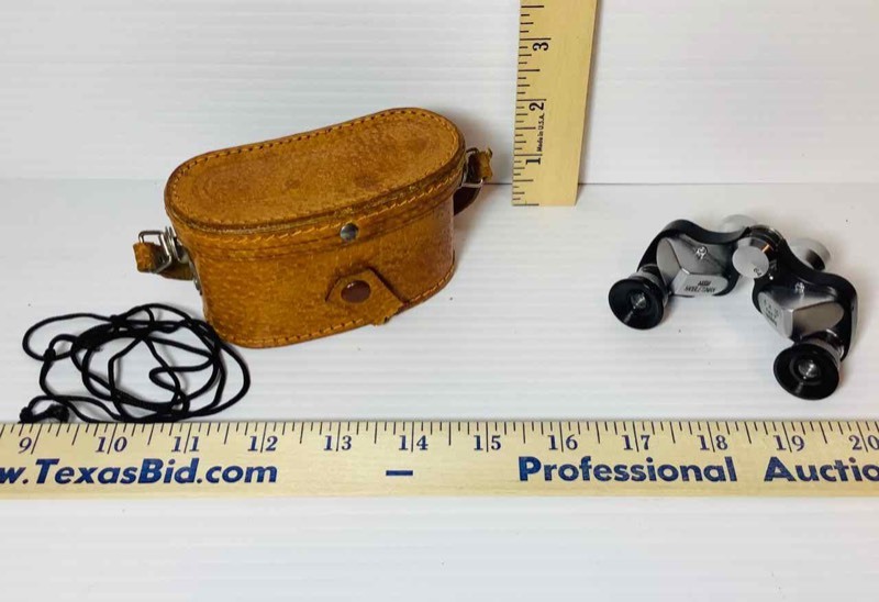 lot 199 image: Hambletonian Opera Glasses (LR)