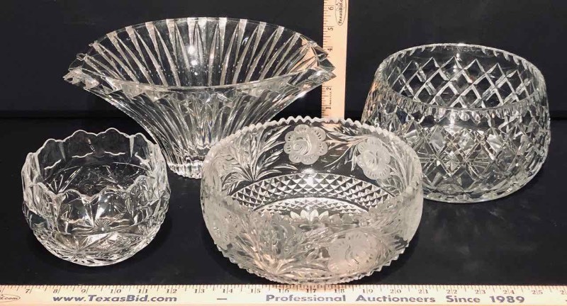 lot 204 image: (4) GlassCrystal Bowls (LR)