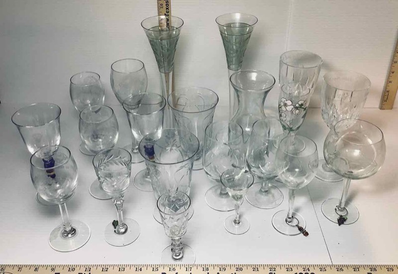lot 226 image: GlassCrystal Stemware (DR)
