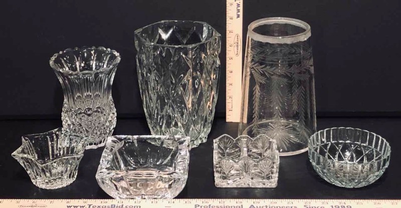lot 236 image: 7 GlassCrystal Vases and Bowls (LR)