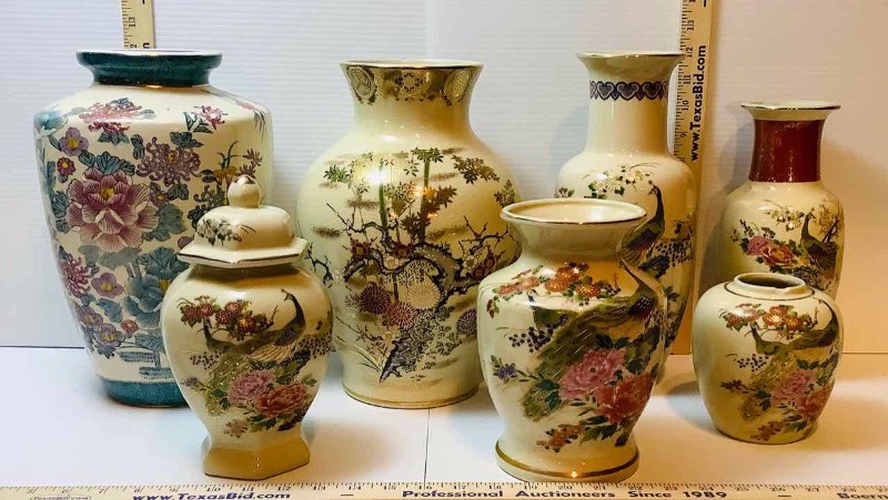 lot 245 image: 7 Oriental Vases (DR)