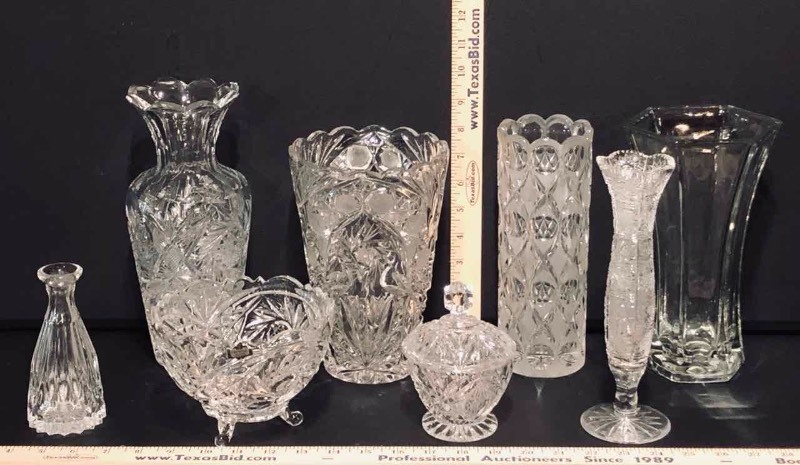 lot 256 image: (8) GlassCrystal Vases, Bowls (B2)