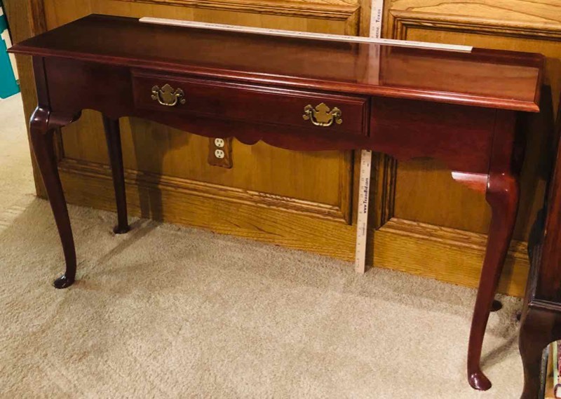 lot 281 image: Sofa Table (LR)