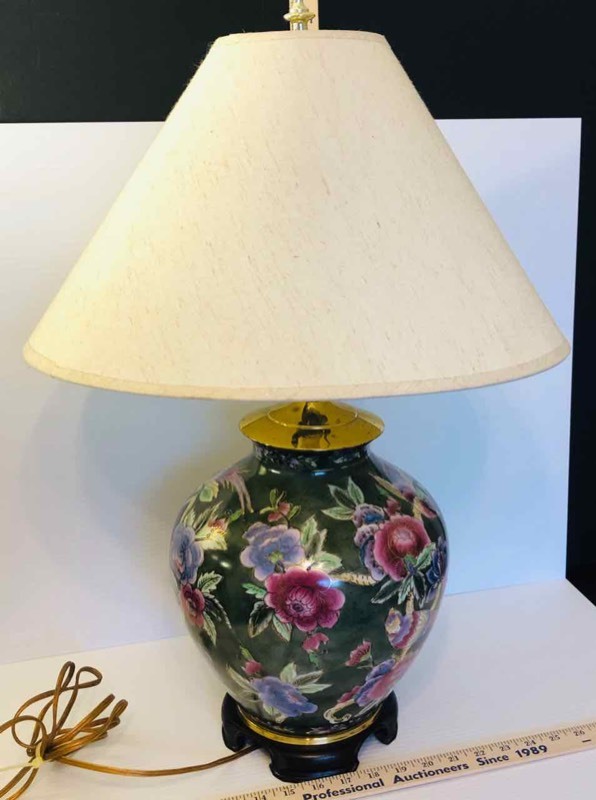 lot 282 image: Table Lamp (blue with red flowers)(B2)