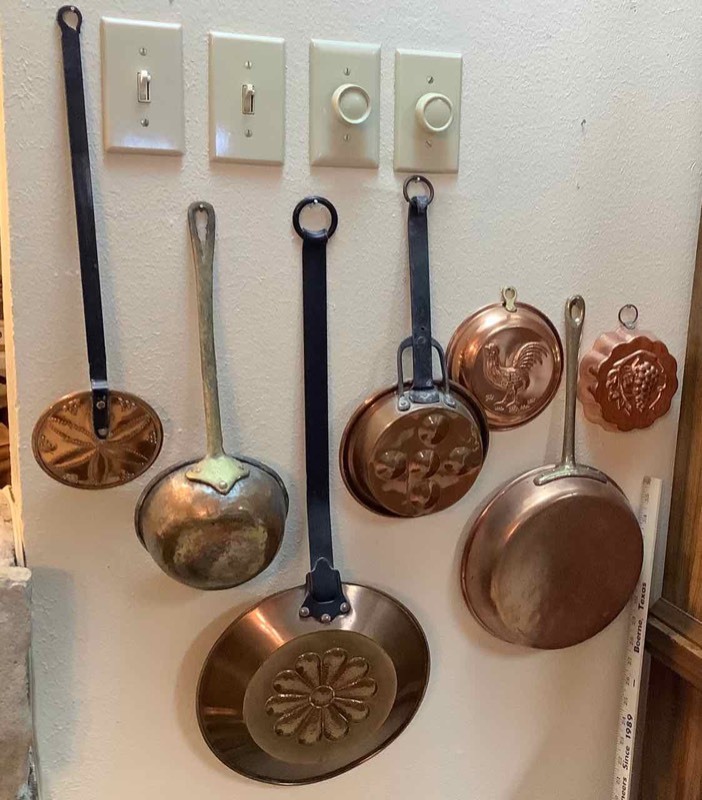 lot 319 image: Copper Pans (K)