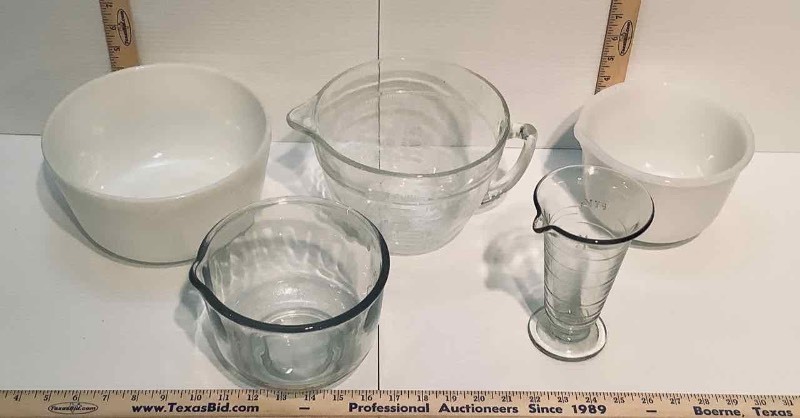 lot 337 image: Mixing Bowls and Measuring Cups (K)