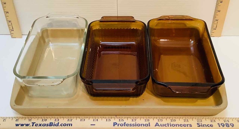 lot 338 image: (4) Meatloaf Baking Pans, Rectangular Stoneware Pan  (K)