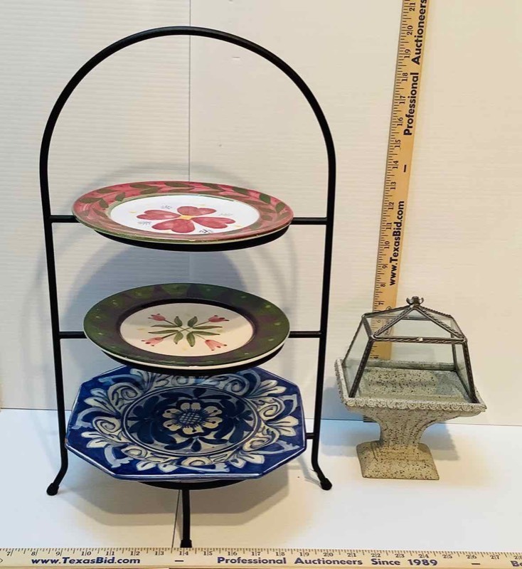 lot 340 image: 3-Tier Server with Plates, Little Display Box (K)
