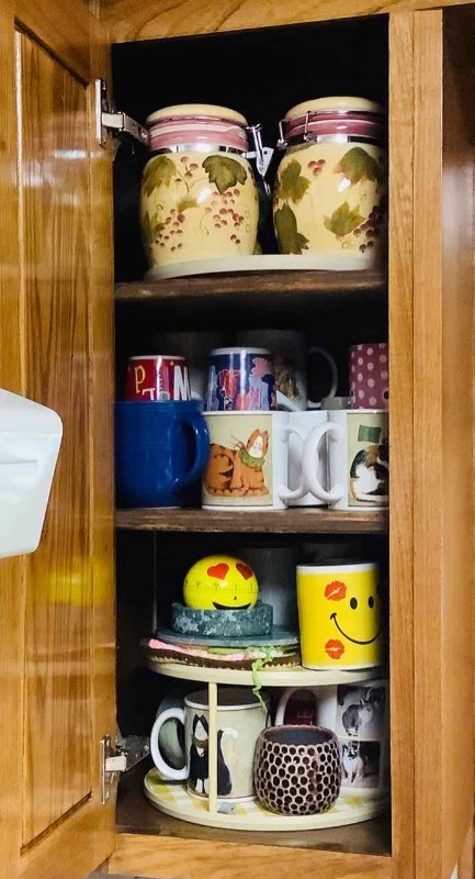 lot 364 image: Coffee Cups and Canisters (K)