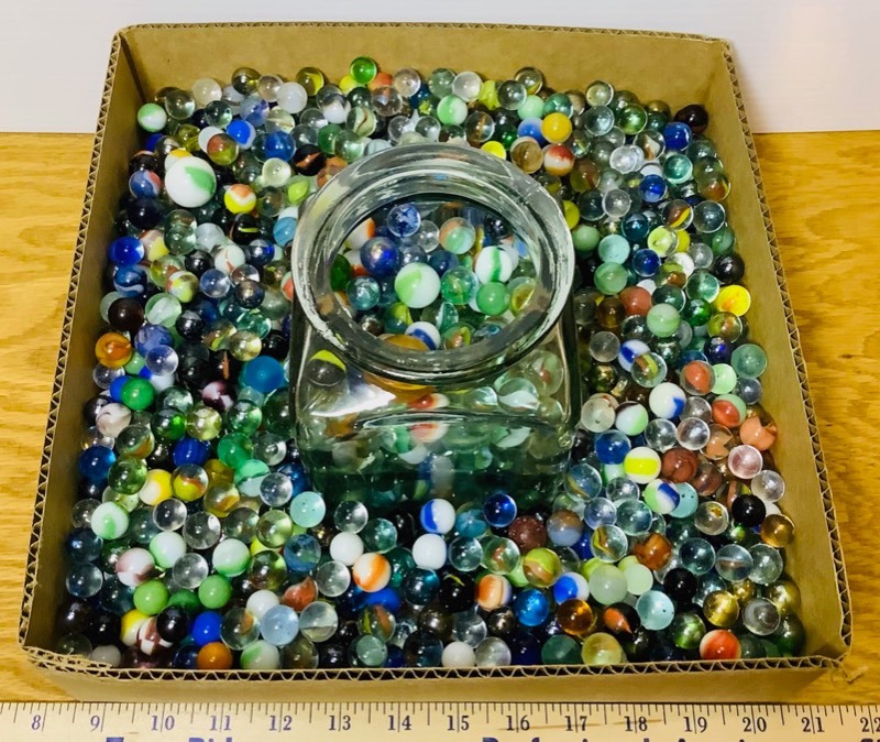 lot 386 image: Marbles (ST)