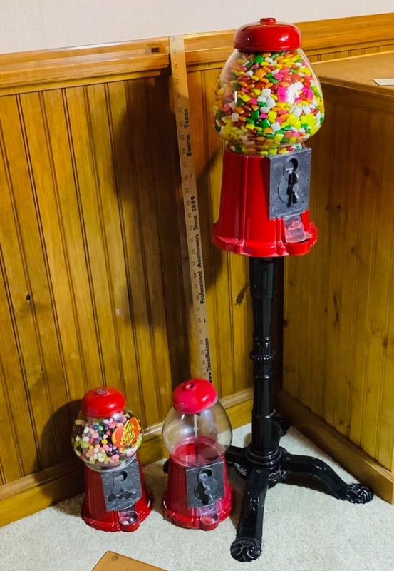 lot 387 image: Gumball Machines (ST)