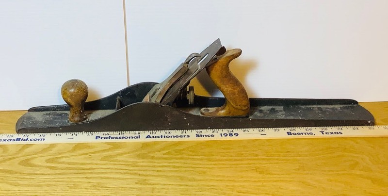 lot 405 image: Stanley No.8 Hand Plane (ST)