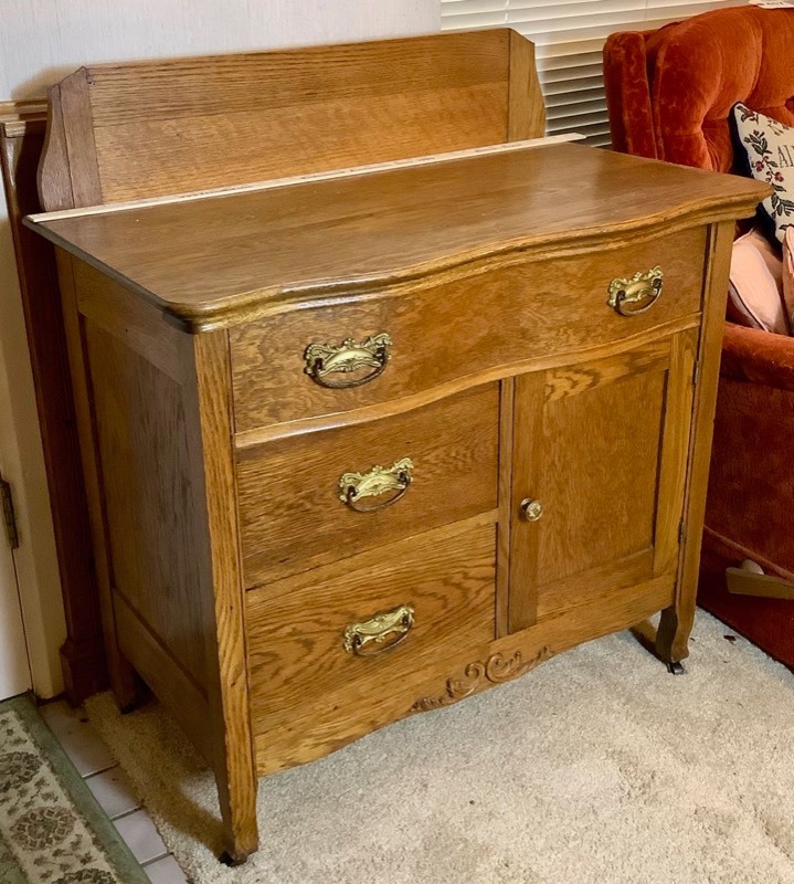 lot 416 image: Antique Oak Wash Stand (ST)