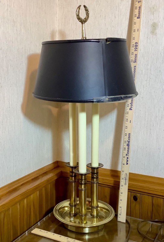 lot 439 image: Brass Desk Lamp with Black Shade (ST)
