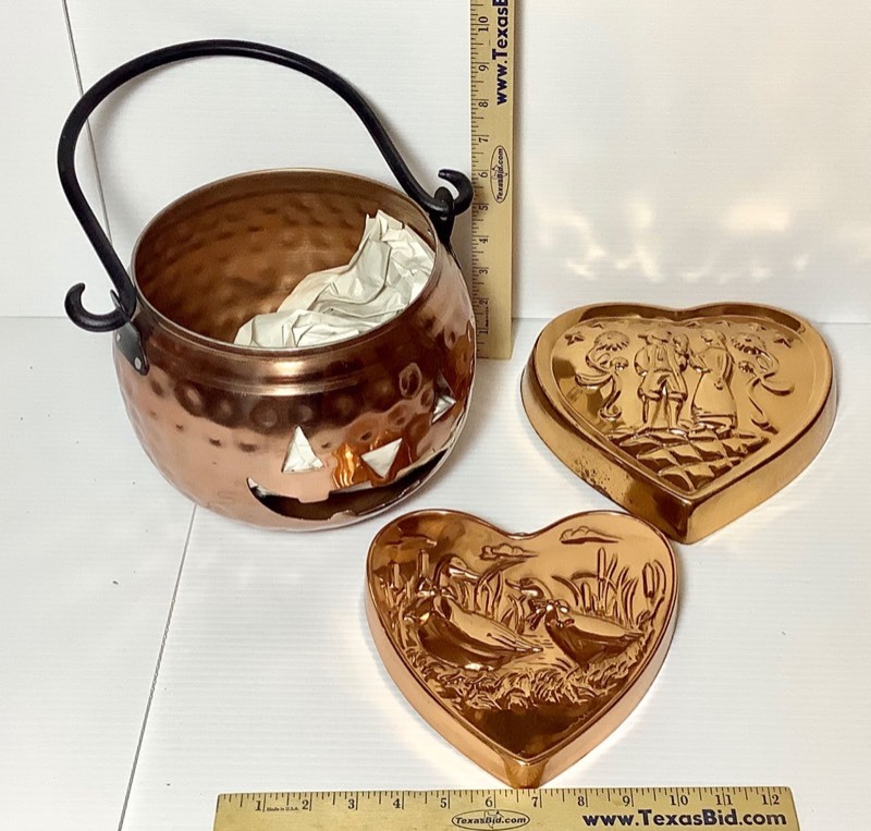lot 462 image: Copper Molds and Jack-O-Lantern Bucket (ST)