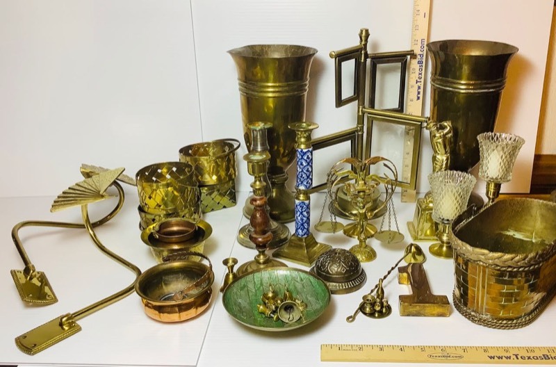 lot 463 image: Brass Figurines, Snuffers, Bell, Etc. (ST)