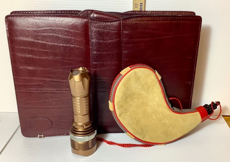lot 475 image: Briefcase, Flask and Flashlight (ST)