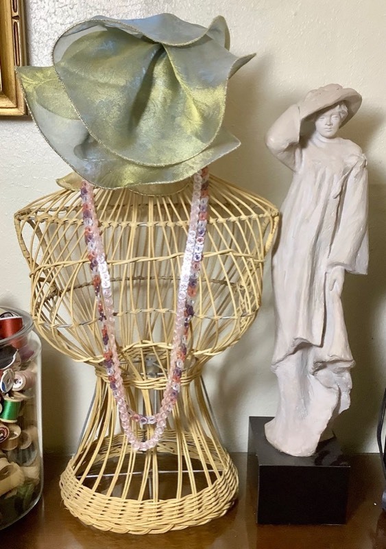 lot 493 image: Wicker Bust Form and Lady Figurine (LA)