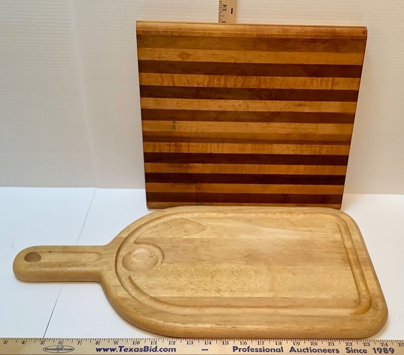 lot 500 image: 2 Wood Cutting Boards (LA)