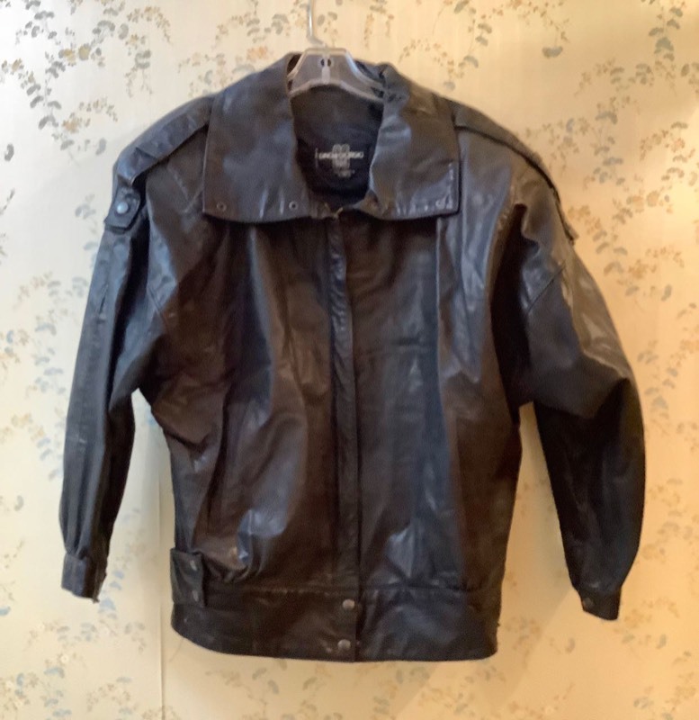 lot 525 image: Gino diGiorgio Leather Jacket (CR)