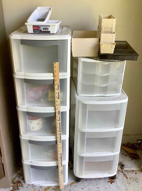 lot 564 image: Sterilite Organizers (G)