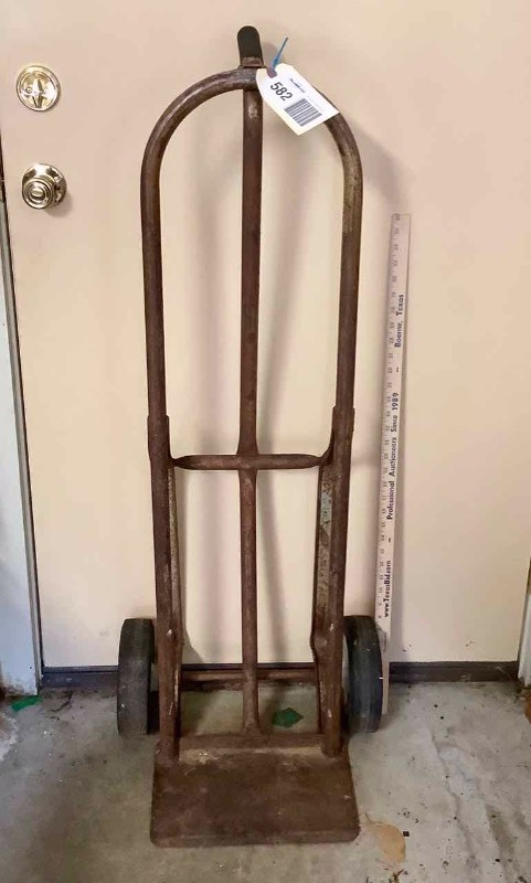 lot 582 image: 2-Wheel Hand Truck (G)
