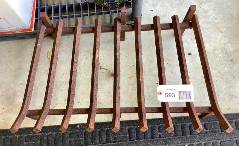lot 593 image: Heavy Duty Fireplace Grate (G)