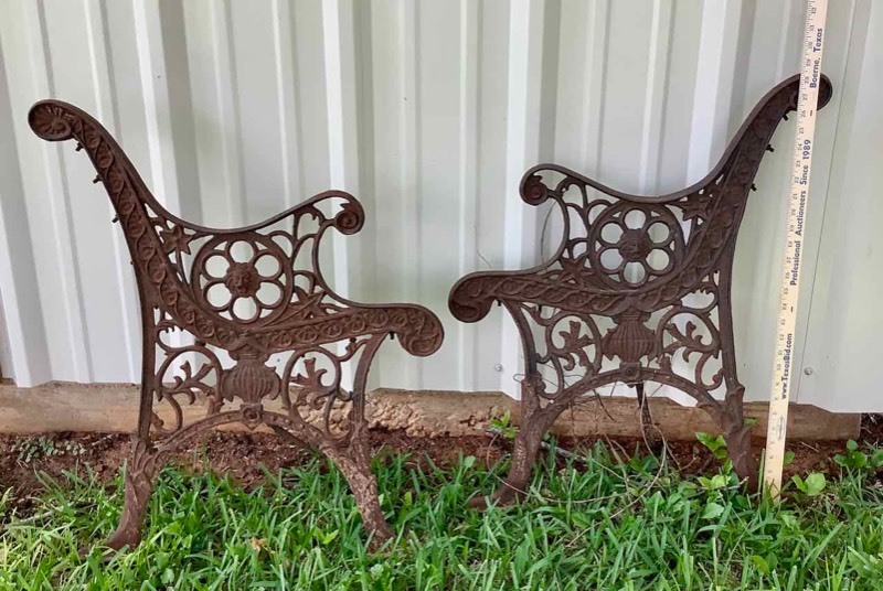 lot 614 image: Cast Iron Garden Bench Ends (BY)
