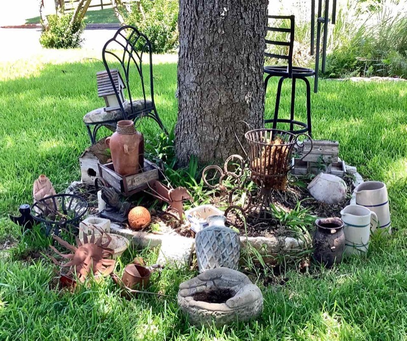 lot 615 image: Assorted Pots, Yard Art, Chair Frames (BY)