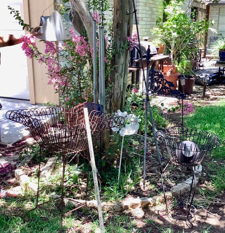 lot 627 image: Plant Stands, Yard Art and Wind Chimes (BY)