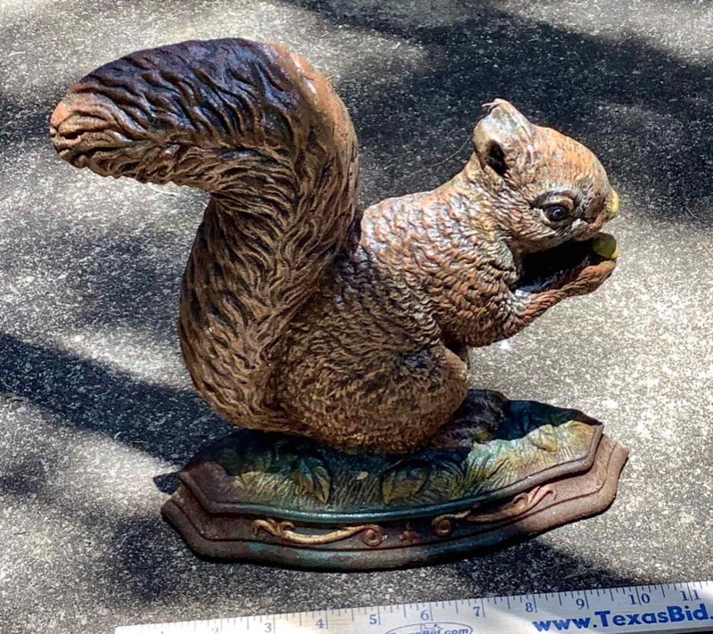 lot 631 image: Cast Iron Squirrel Door Stop (BY)