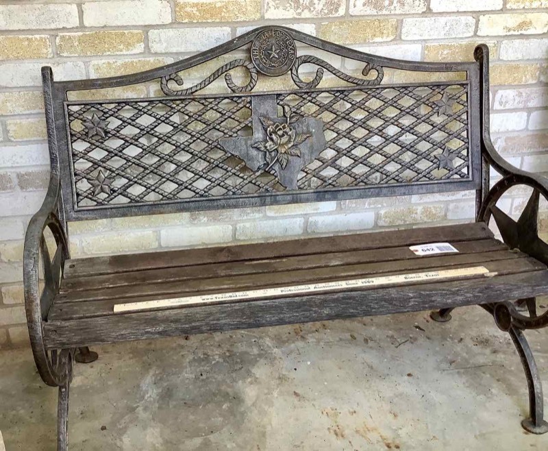lot 642 image: Heavy Frame Texas Garden Bench (FP)