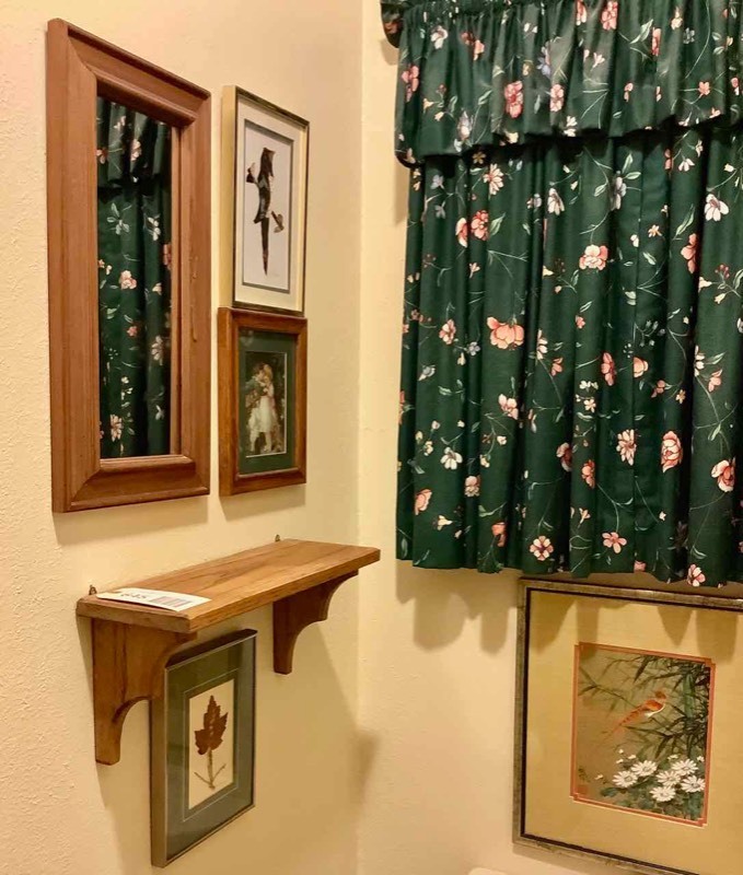 lot 645 image: Framed Watercolors, Prints and Decor (MB)