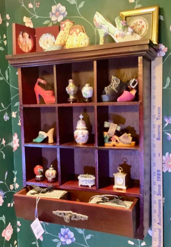 lot 647 image: Curio Wall Shelf with Miniatures (MB)