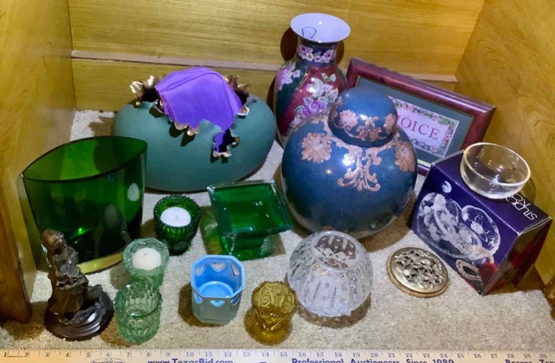 lot 650 image: Candle Jars, Vases and Framed Print (MB)