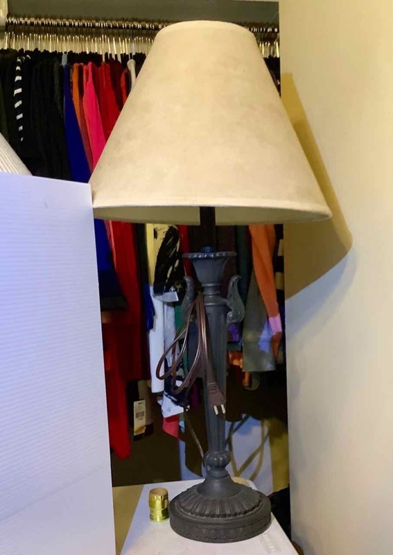 lot 661 image: Decorative Table Lamp (MA)