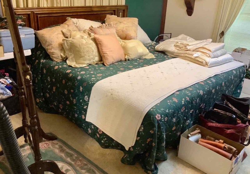 lot 670 image: King Size Headboard including Mattress and Linens (MA)