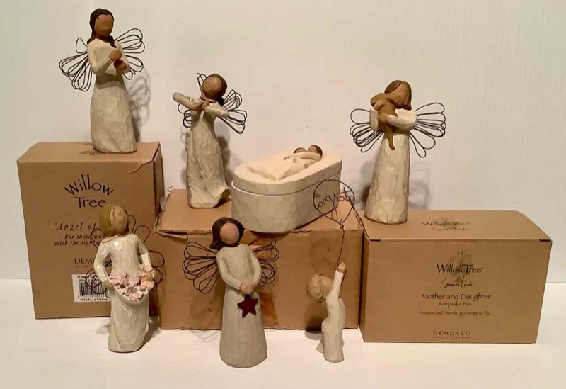 lot 673 image: Willow Tree Figurines (MA)