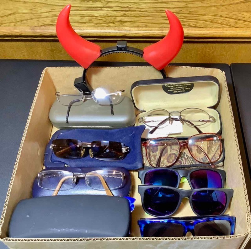 lot 679 image: Eye Glasses & Battery Powered Horns (MA)