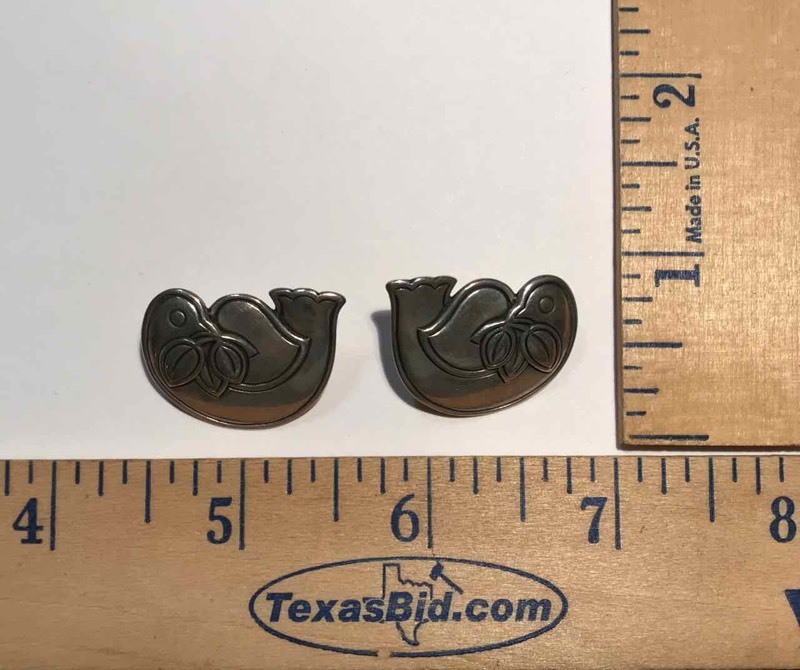 lot 913 image: Jewelry James Avery, Peace Dove