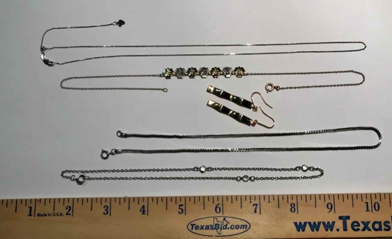 lot 918 image: Jewelry  (1) Pair of Earrings, (4) Necklaces